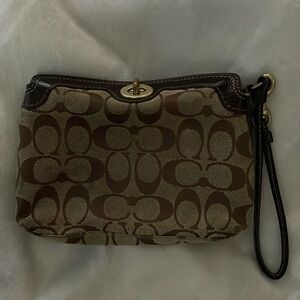 Coach large wristlet purse (IB-2)
